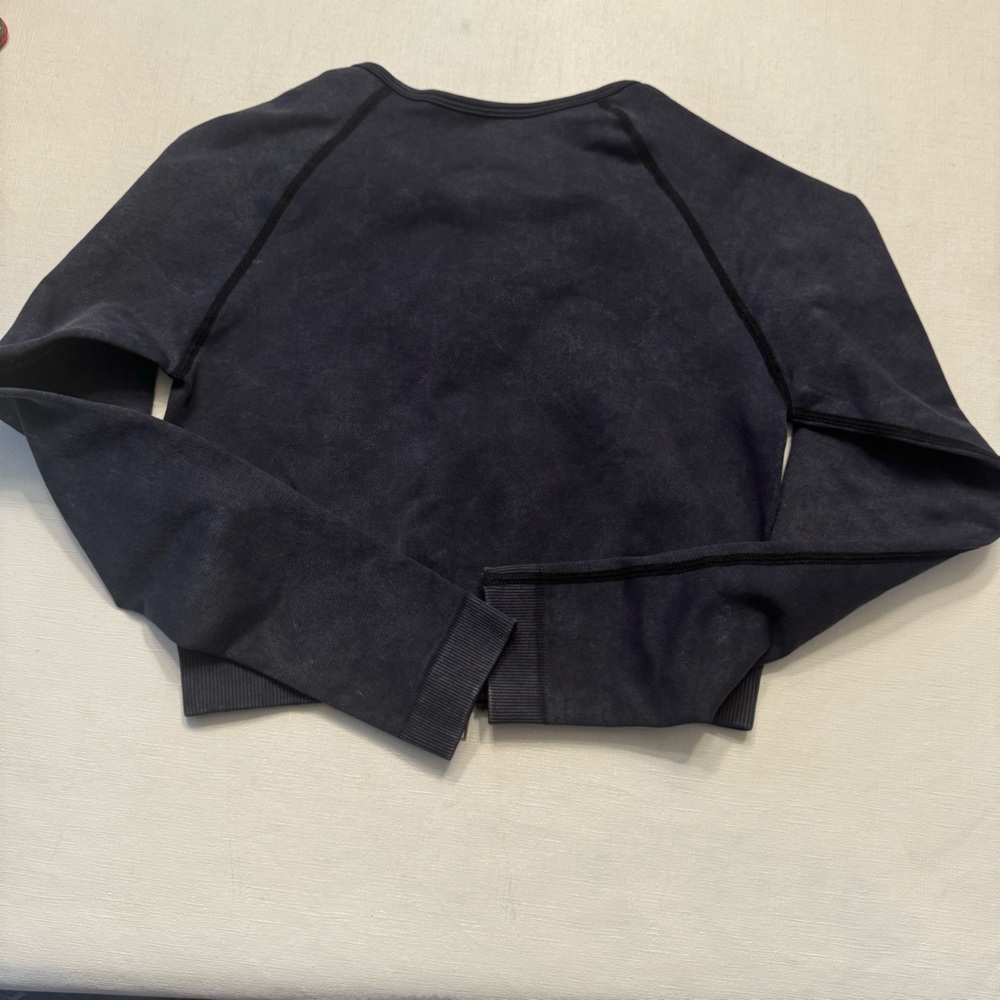 PREVAIL ATHLETIC TOP - Picture 2 of 3